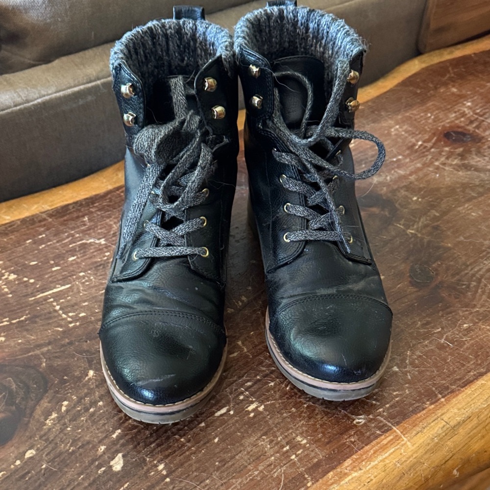 Tommy Hilfiger Black Ankle Boots with Gray Accents